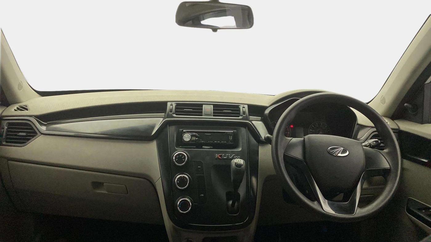 2016 Mahindra Kuv100 K4 5 STR, Petrol, Manual, 19,564 km, Dashboard