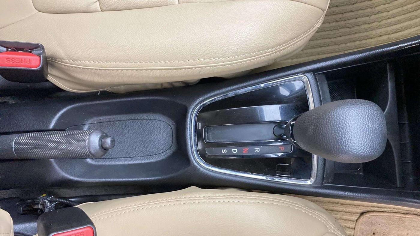 2021 Honda Amaze 1.2L I-VTEC VX CVT, Petrol, Automatic, 31,881 km, Gear Lever