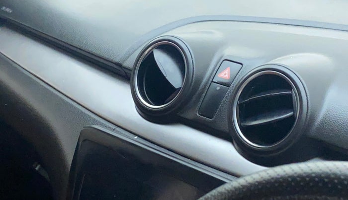 2022 Maruti Swift VXI, Petrol, Manual, 56,444 km, AC Unit - Front vent has minor damage