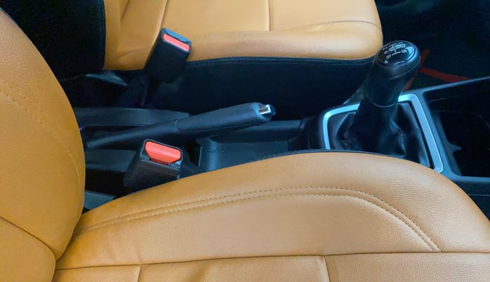 2022 Maruti Swift VXI, Petrol, Manual, 56,444 km, Gear Lever
