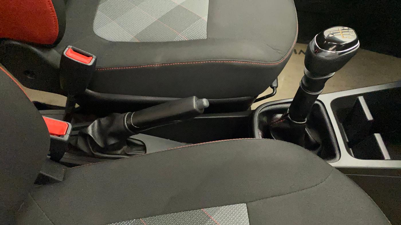 2020 Renault Kwid RXT 0.8, Petrol, Manual, 16,672 km, Gear Lever