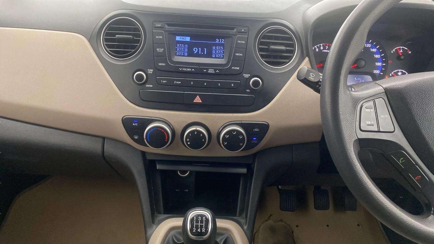 2014 Hyundai Xcent S 1.2, Petrol, Manual, 1,01,200 km, Air Conditioner