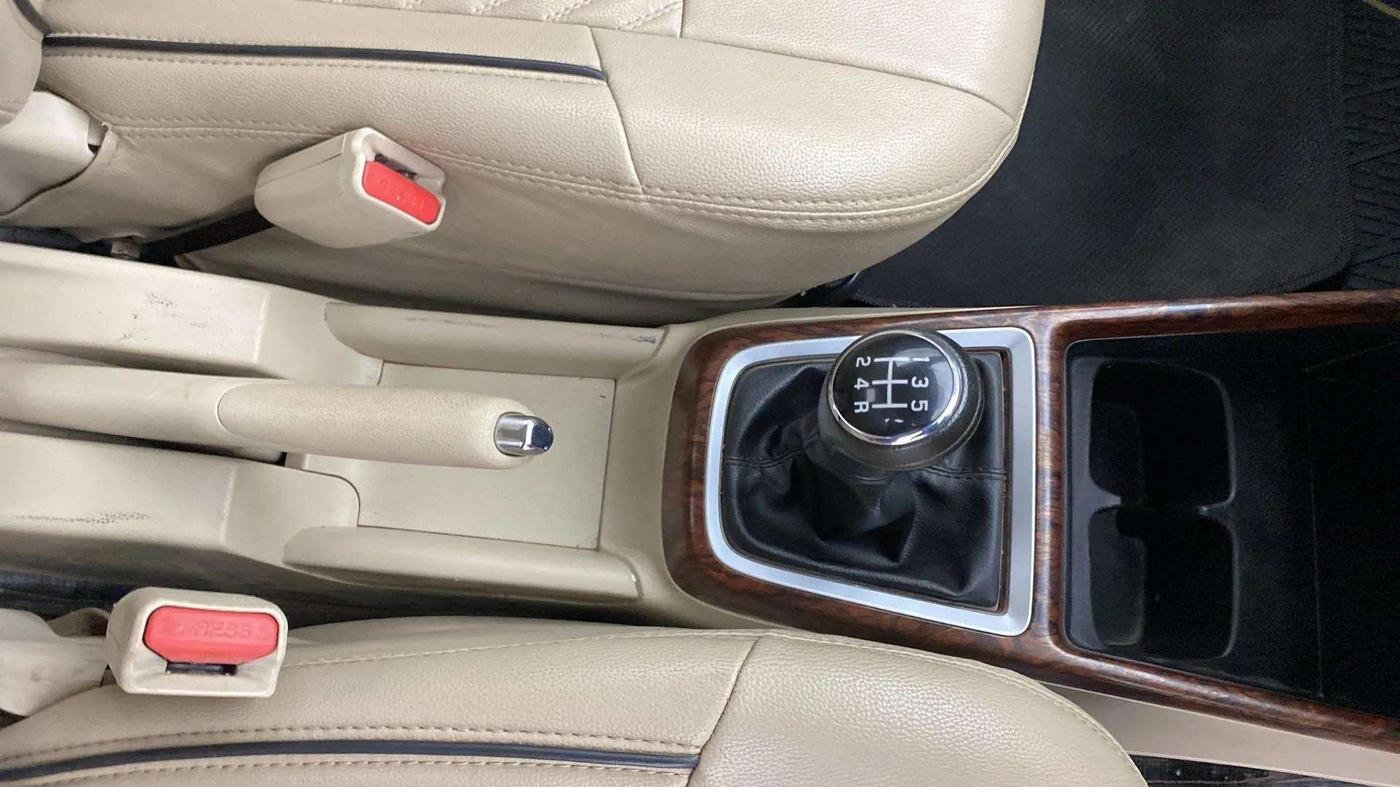 2019 Maruti Dzire VXI, Petrol, Manual, 64,803 km, Gear Lever