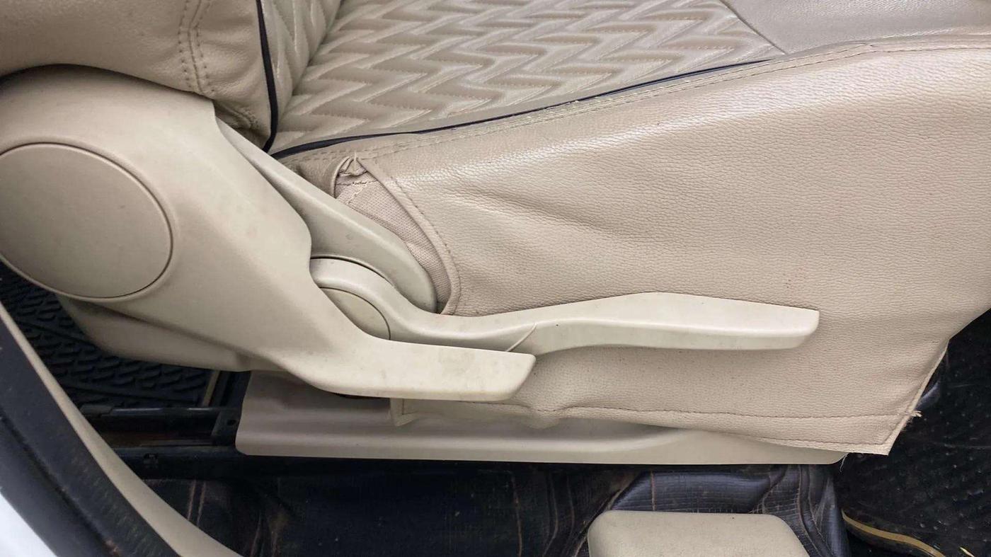 2019 Maruti Dzire VXI, Petrol, Manual, 64,803 km, Driver Side Adjustment Panel