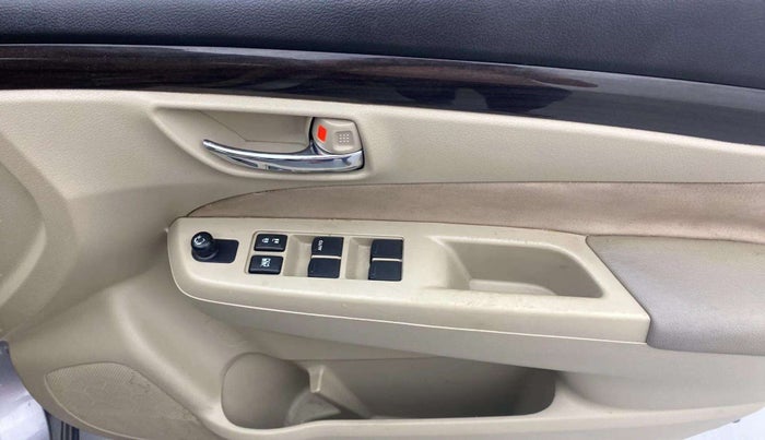 2016 Maruti Ciaz VXI+, Petrol, Manual, 54,109 km, Driver Side Door Panels Control