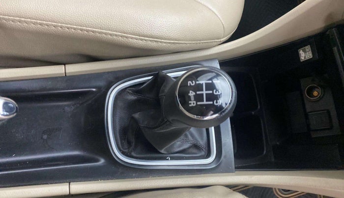 2016 Maruti Ciaz VXI+, Petrol, Manual, 54,109 km, Gear Lever