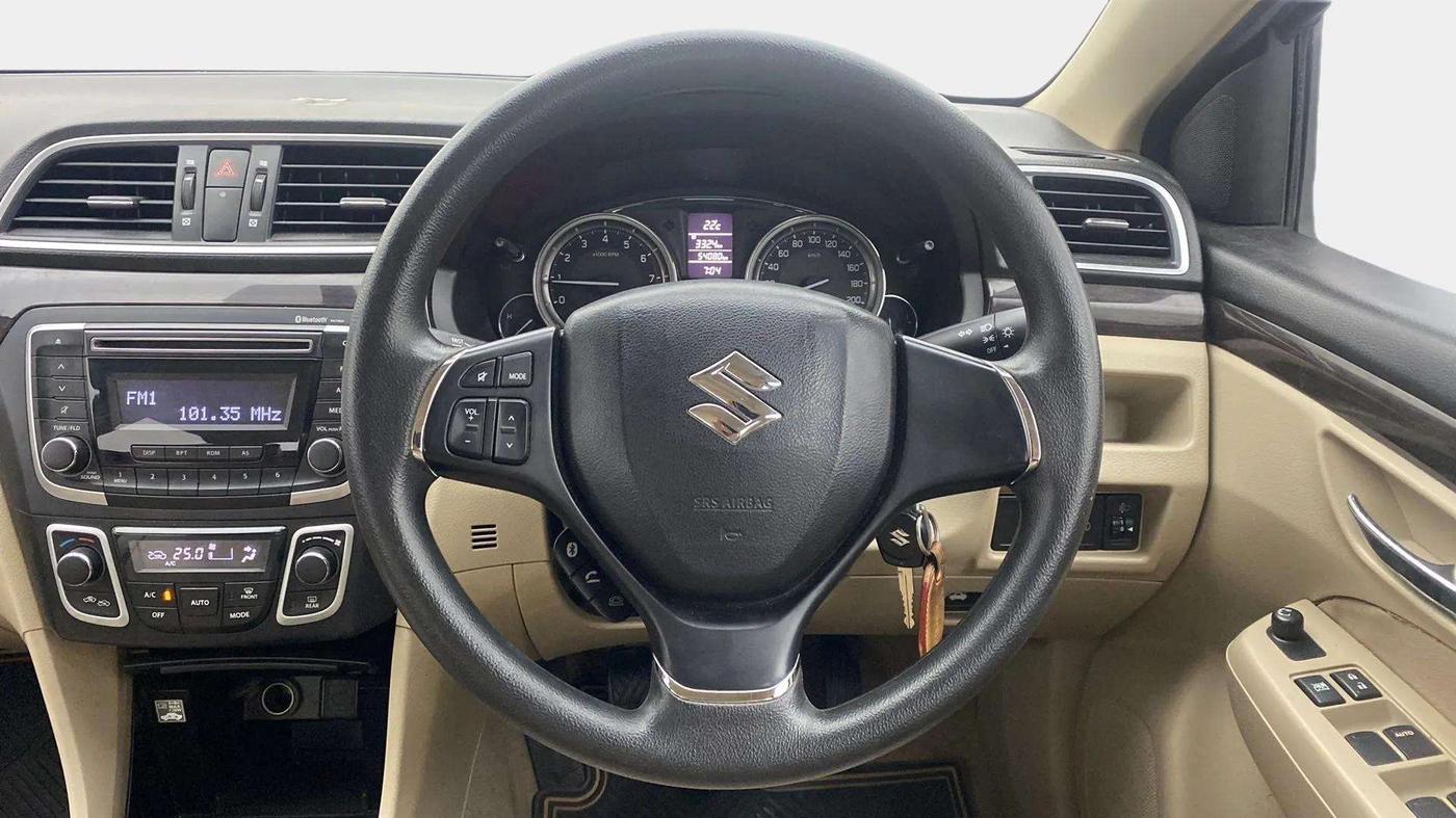 2016 Maruti Ciaz VXI+, Petrol, Manual, 54,109 km, Steering Wheel Close Up
