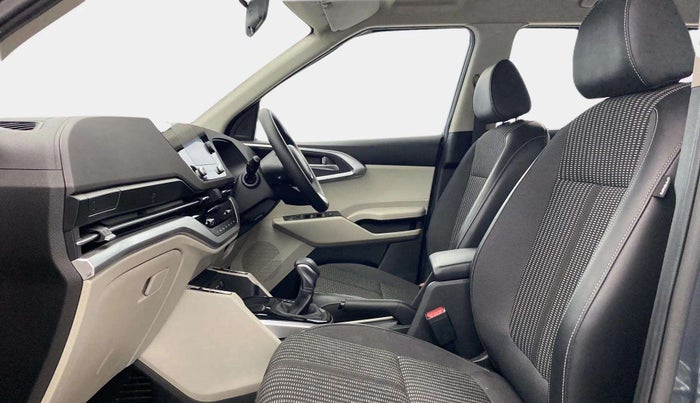 2022 KIA CARENS PRESTIGE PLUS 1.4 PETROL DCT 7 STR, Petrol, Automatic, 25,317 km, Right Side Front Door Cabin