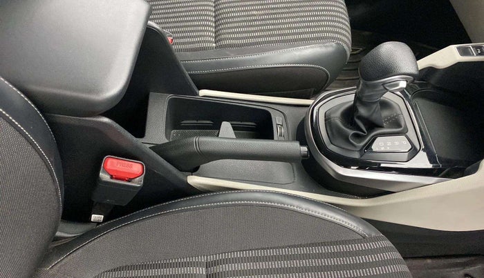 2022 KIA CARENS PRESTIGE PLUS 1.4 PETROL DCT 7 STR, Petrol, Automatic, 25,317 km, Gear Lever