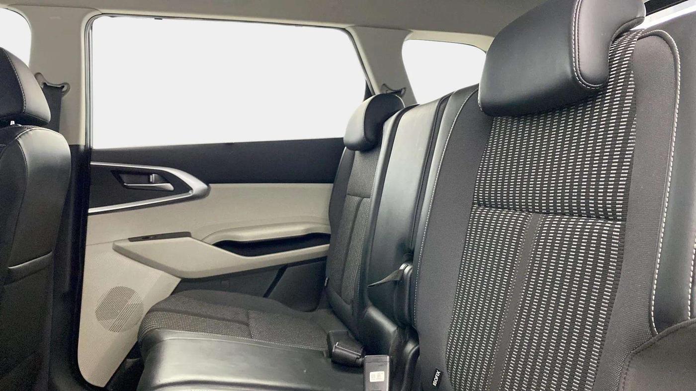 2022 KIA CARENS PRESTIGE PLUS 1.4 PETROL DCT 7 STR, Petrol, Automatic, 25,317 km, Right Side Rear Door Cabin