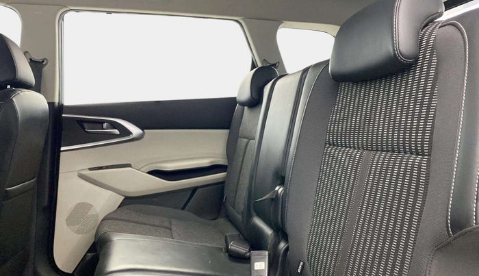 2022 KIA CARENS PRESTIGE PLUS 1.4 PETROL DCT 7 STR, Petrol, Automatic, 25,317 km, Right Side Rear Door Cabin
