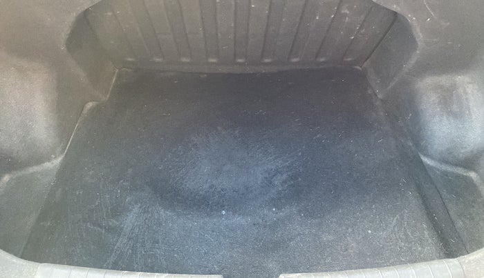 2014 Hyundai Xcent S (O) 1.2, Petrol, Manual, 96,213 km, Boot Inside
