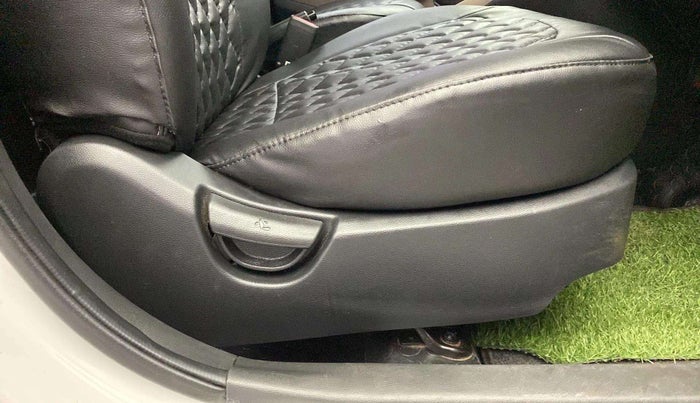 2017 Hyundai Grand i10 ERA 1.2 KAPPA VTVT, Petrol, Manual, 66,283 km, Driver Side Adjustment Panel