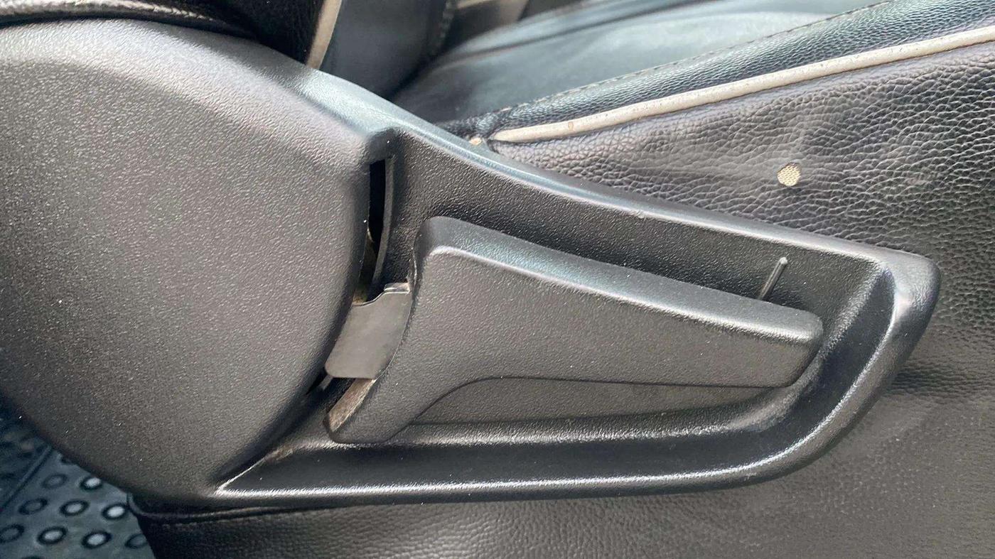 2020 Maruti S PRESSO VXI+, Petrol, Manual, 48,255 km, Driver Side Adjustment Panel