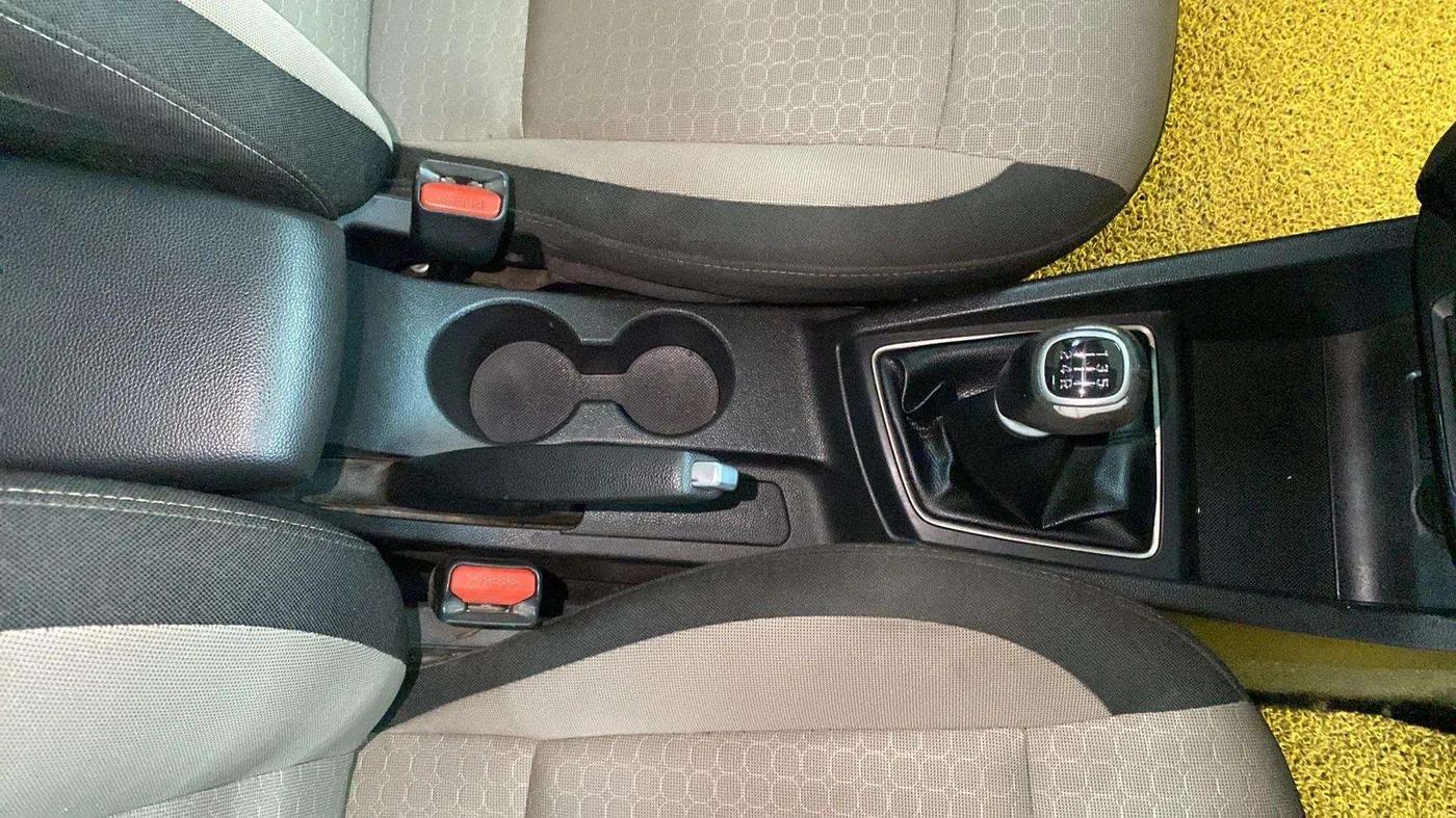 2015 Hyundai Elite i20 ASTA 1.2, Petrol, Manual, 39,048 km, Gear Lever