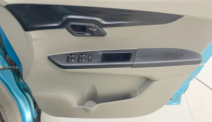 2016 Mahindra Kuv100 K4 6 STR, Petrol, Manual, 16,621 km, Driver Side Door Panels Control