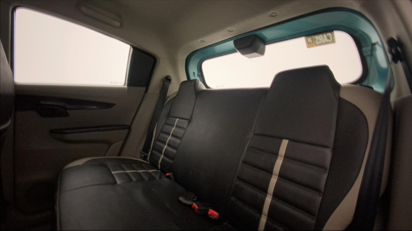 2016 Mahindra Kuv100 K4 6 STR, Petrol, Manual, 16,621 km, Right Side Rear Door Cabin