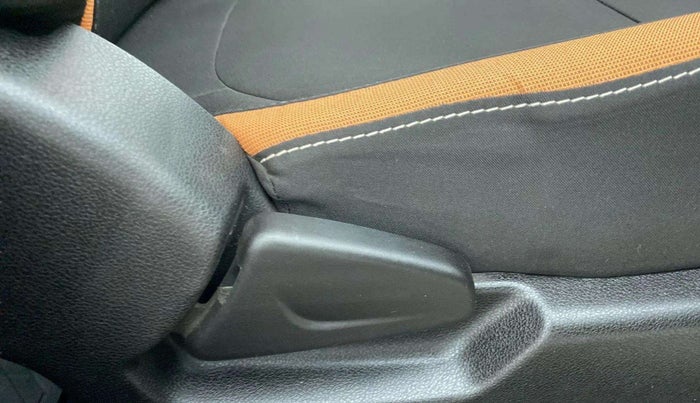 2021 Renault Kwid CLIMBER 1.0 AMT (O), Petrol, Automatic, 11,960 km, Driver Side Adjustment Panel
