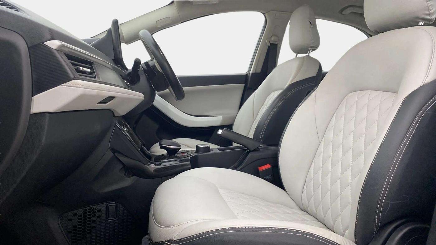 2023 Tata NEXON CREATIVE+ DCA DUAL TONE 1.2 PETROL, Petrol, Automatic, 23,022 km, Right Side Front Door Cabin