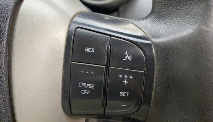 2015 Mahindra XUV500 W6, Diesel, Manual, 60,821 km, Adaptive Cruise Control