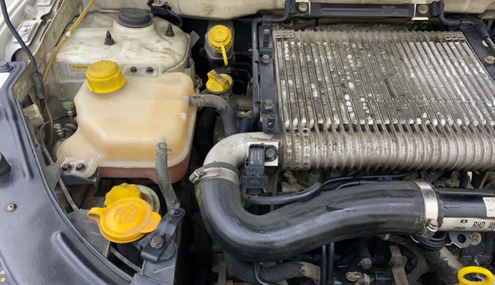 2015 Mahindra XUV500 W6, Diesel, Manual, 60,821 km, Engine View - Right