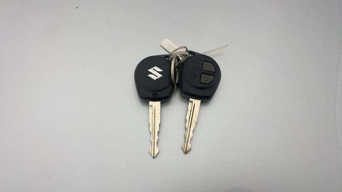 2022 Maruti Baleno DELTA PETROL 1.2, Petrol, Manual, 34,391 km, Key Close Up