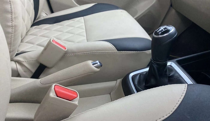 2018 Maruti Dzire VXI, Petrol, Manual, 50,204 km, Gear Lever