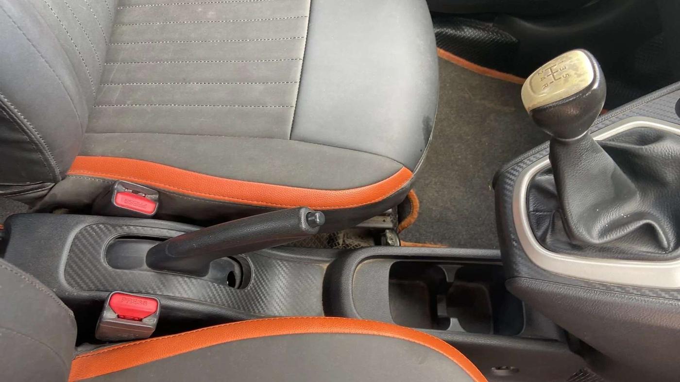 2019 Datsun Go T(O), Petrol, Manual, 39,534 km, Gear Lever