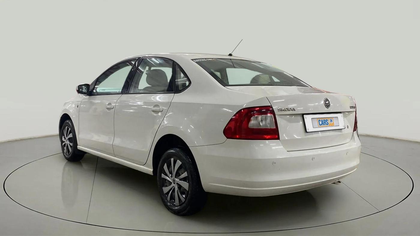 2013 Skoda Rapid AMBITION 1.6 MPI MT PLUS, Petrol, Manual, 60,774 km, Left Back Diagonal