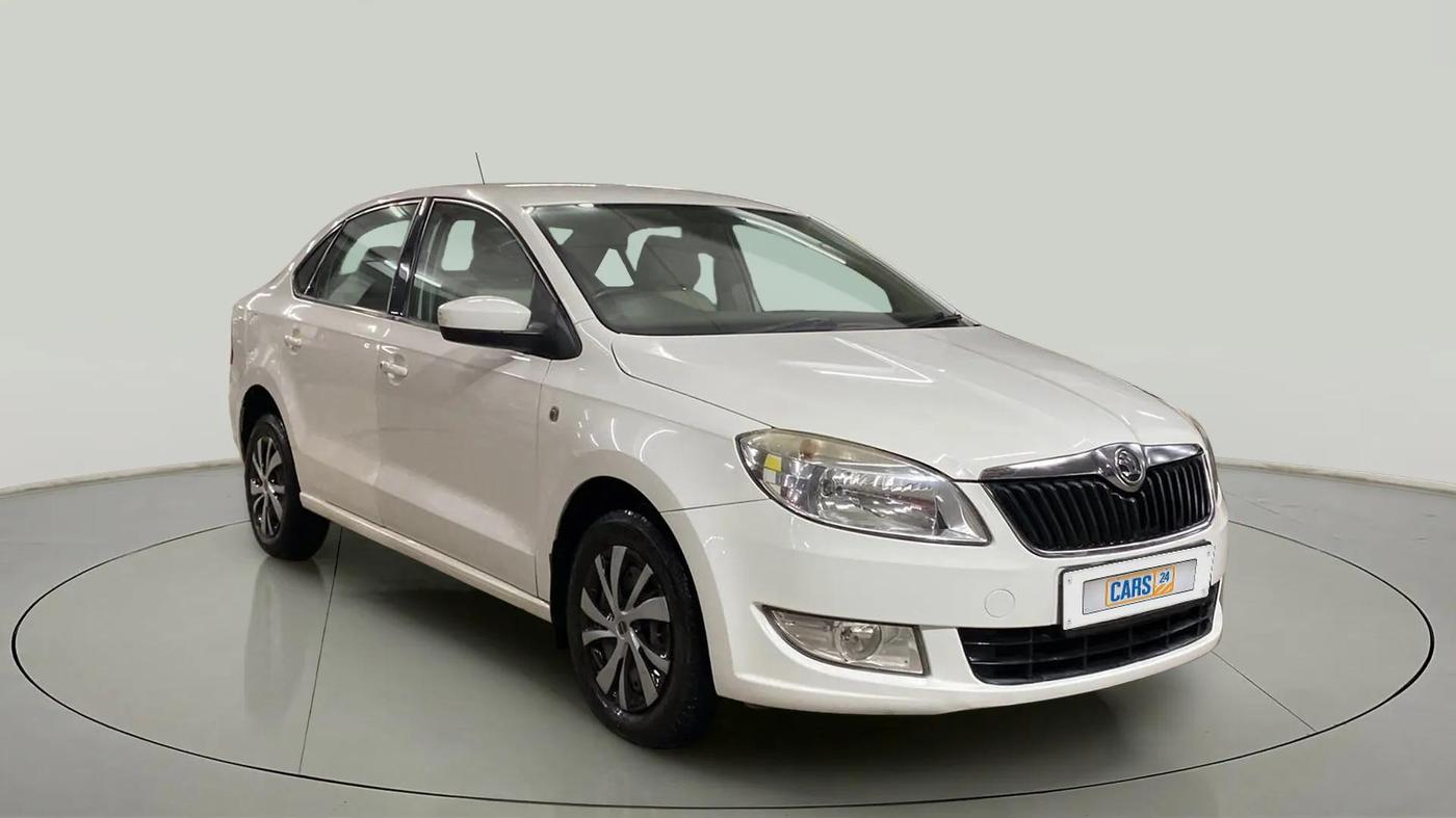 2013 Skoda Rapid AMBITION 1.6 MPI MT PLUS, Petrol, Manual, 60,774 km, SRP