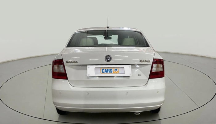 2013 Skoda Rapid AMBITION 1.6 MPI MT PLUS, Petrol, Manual, 60,774 km, Back/Rear