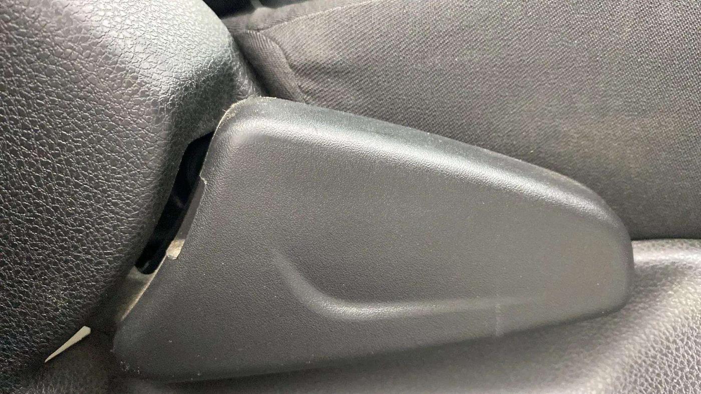 2017 Renault Kwid RXT 1.0 AMT, Petrol, Automatic, 47,830 km, Driver Side Adjustment Panel