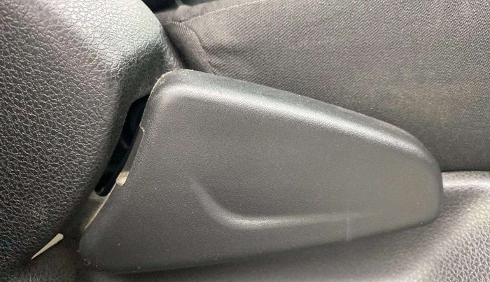 2017 Renault Kwid RXT 1.0 AMT, Petrol, Automatic, 47,830 km, Driver Side Adjustment Panel