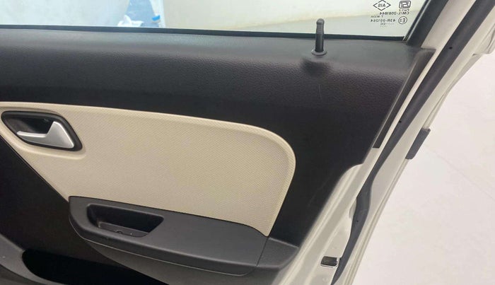 2022 Maruti Alto LXI O, Petrol, Manual, 8,363 km, Lock system - Door lock knob has minor damage