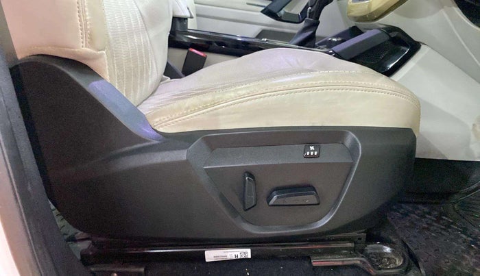 2022 Tata Safari XZA PLUS GOLD, Diesel, Automatic, 25,622 km, Driver Side Adjustment Panel