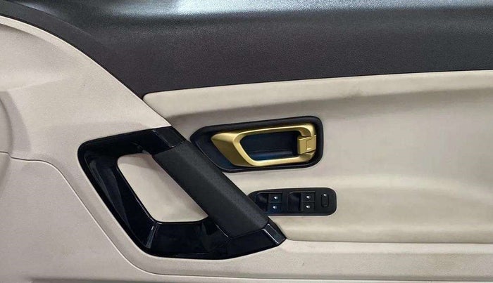 2022 Tata Safari XZA PLUS GOLD, Diesel, Automatic, 25,622 km, Driver Side Door Panels Control