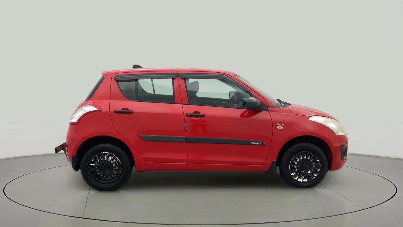 2017 Maruti Swift LXI (O), Petrol, Manual, 30,962 km, Right Side View