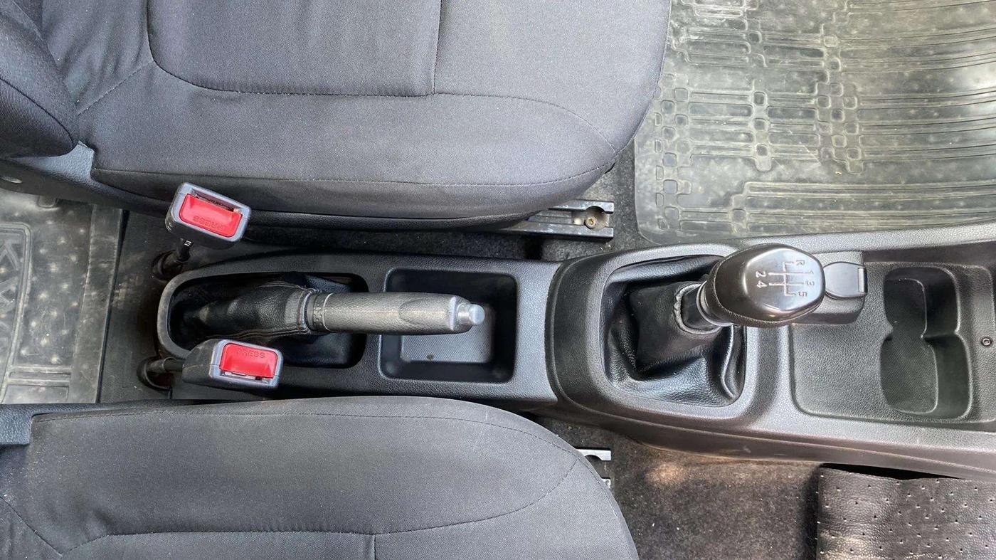 2017 Renault Kwid RXL 1.0, Petrol, Manual, 51,166 km, Gear Lever