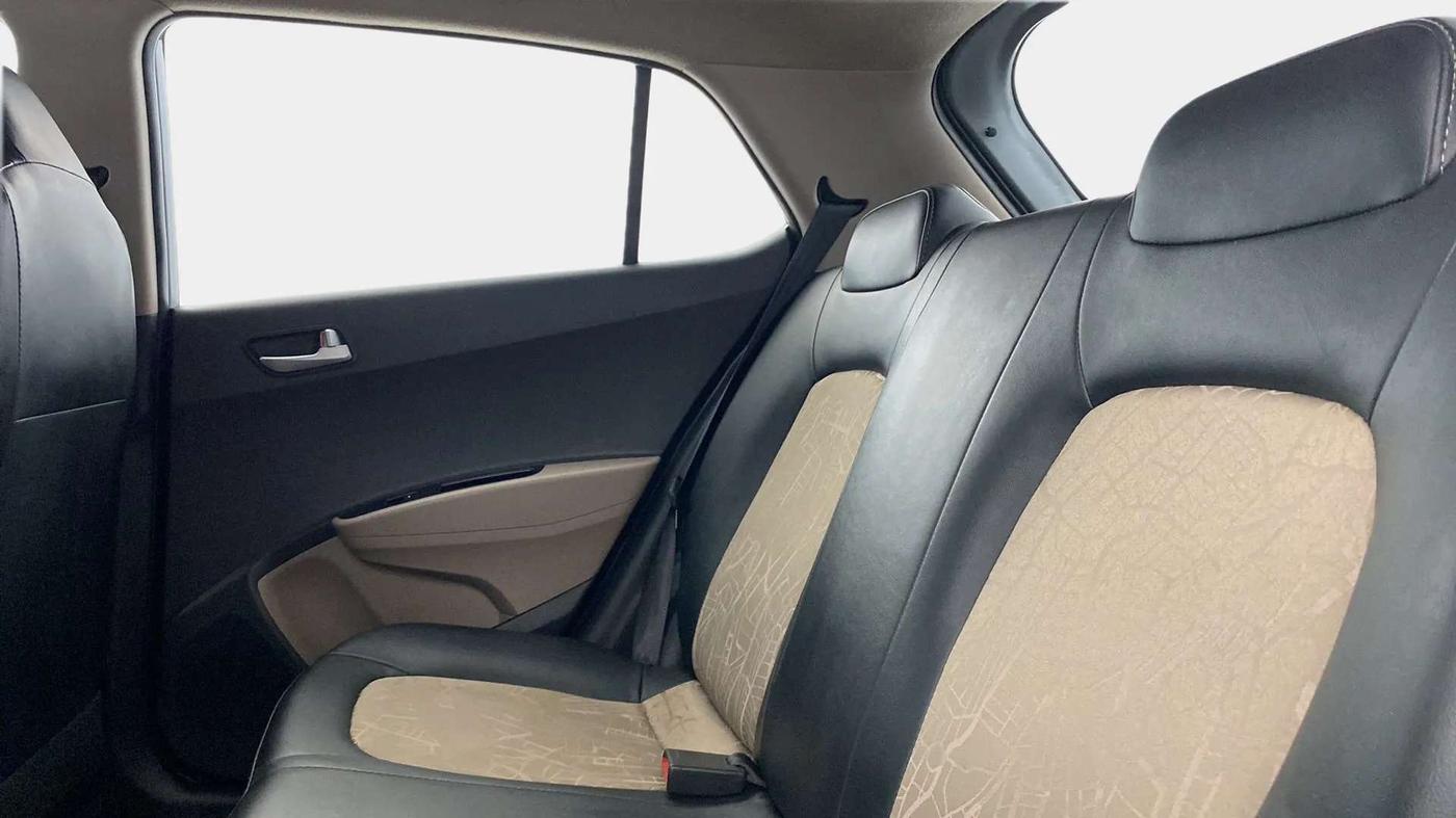 2019 Hyundai Grand i10 SPORTZ 1.2 KAPPA VTVT, Petrol, Manual, 26,466 km, Right Side Rear Door Cabin
