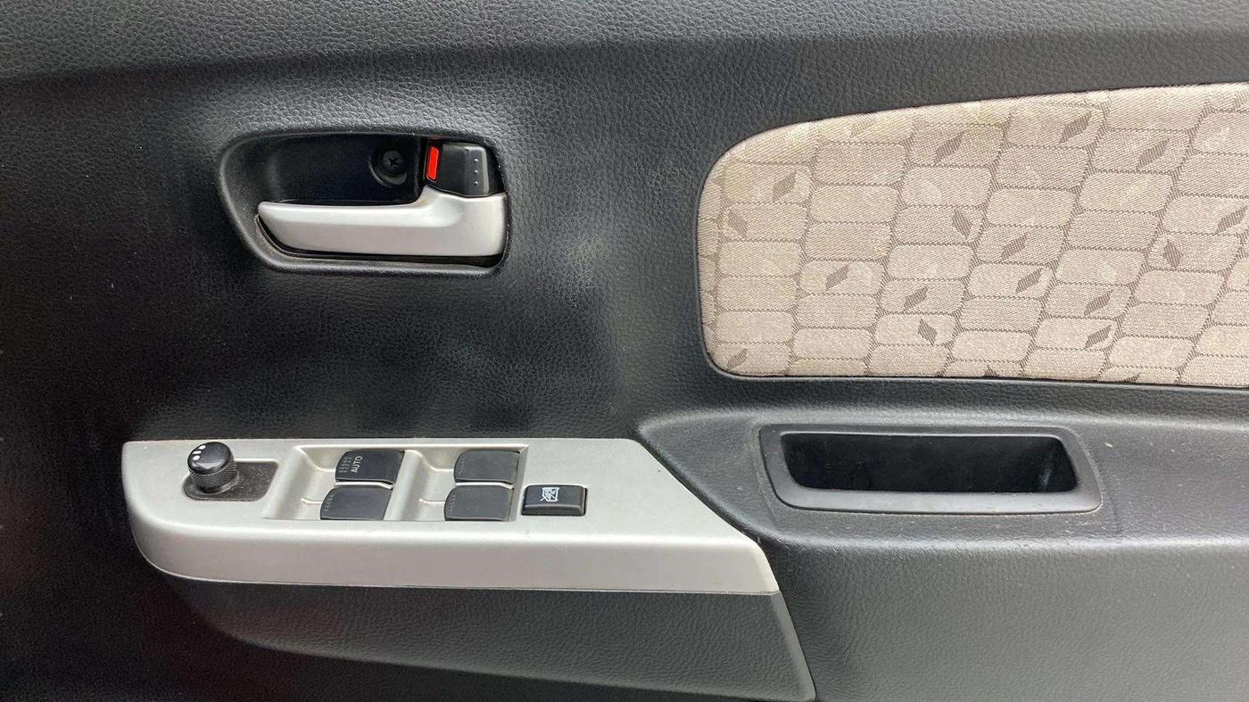 2015 Maruti Wagon R 1.0 VXI, Petrol, Manual, 48,418 km, Driver Side Door Panels Control