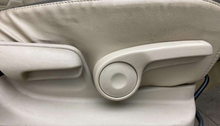 2017 Maruti Ertiga ZDI SHVS, Diesel, Manual, 45,218 km, Driver Side Adjustment Panel