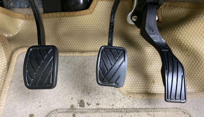 2017 Maruti Ertiga ZDI SHVS, Diesel, Manual, 45,218 km, Pedals