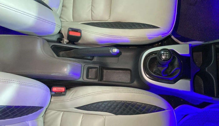2017 Honda WR-V 1.2L I-VTEC VX MT, Petrol, Manual, 98,196 km, Gear Lever