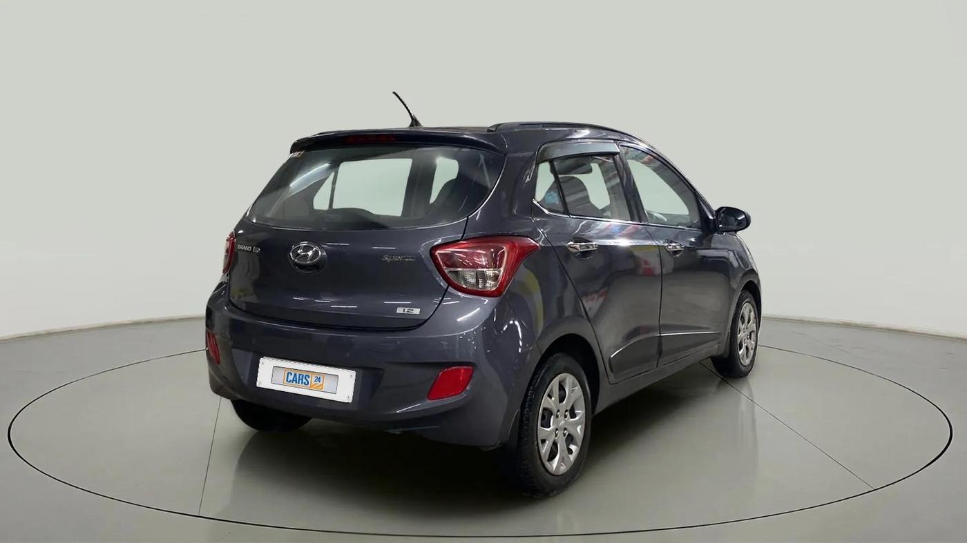 2015 Hyundai Grand i10 SPORTZ 1.2 KAPPA VTVT, Petrol, Manual, 35,890 km, Right Back Diagonal