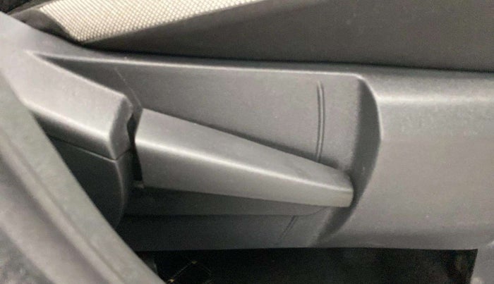 2023 Nissan MAGNITE XV MT, Petrol, Manual, 15,794 km, Driver Side Adjustment Panel