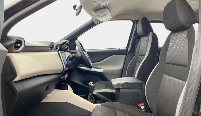 2023 Nissan MAGNITE XV MT, Petrol, Manual, 15,794 km, Right Side Front Door Cabin