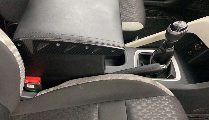 2023 Nissan MAGNITE XV MT, Petrol, Manual, 15,794 km, Gear Lever