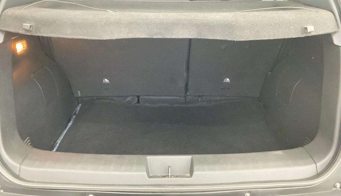 2023 Nissan MAGNITE XV MT, Petrol, Manual, 15,794 km, Boot Inside