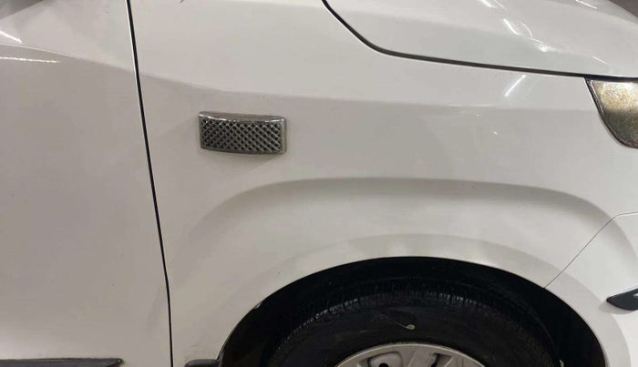 2019 Maruti New Wagon-R LXI CNG 1.0, CNG, Manual, 93,151 km, Right fender - Minor scratches