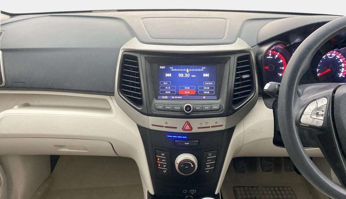 2020 Mahindra XUV300 W6 1.2 PETROL, Petrol, Manual, 30,627 km, Air Conditioner